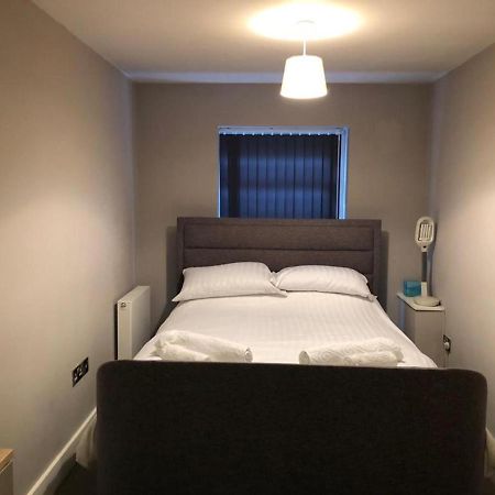 Charming 2-Bed Apartment In Christchurch Христчёрч Экстерьер фото